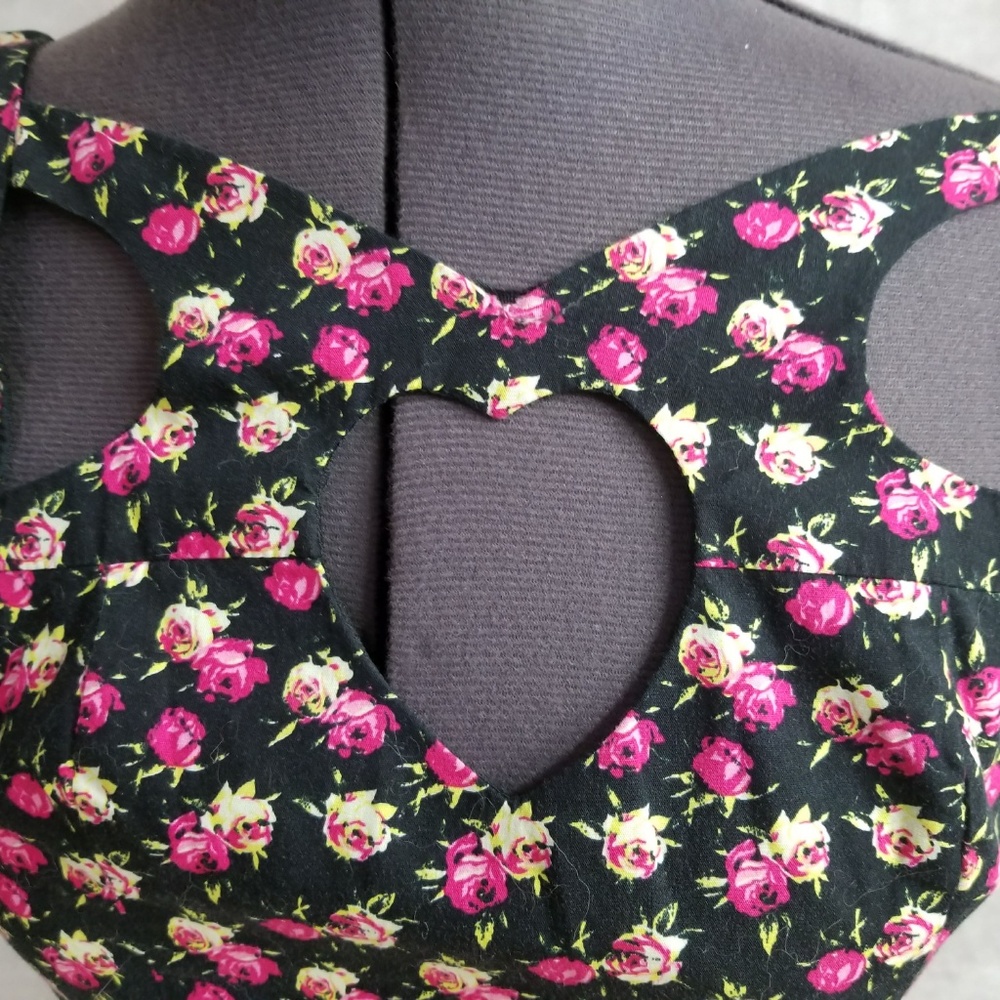 Modcloth Short Floral Dress with heart cutouts - Picture 2 of 3